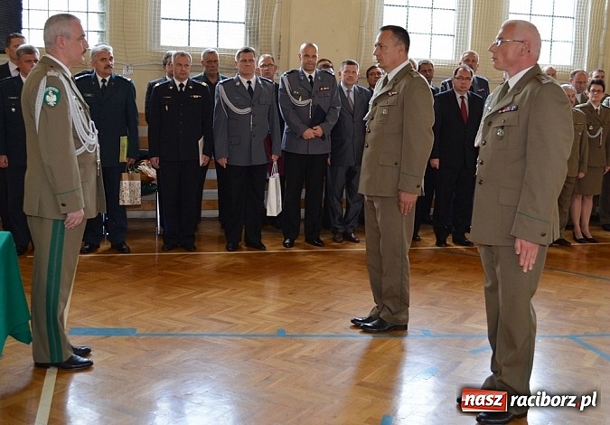 Zdjęcie w galerii na portalu naszraciborz.pl: W Śląskim Oddziale Straży Granicznej nastąpiło przekazanie władzy wiadomości z regionu