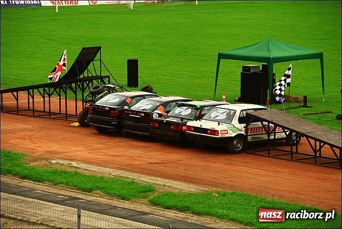 Zdjęcie w galerii na portalu naszraciborz.pl: Freestyle Streets Owners - doskonałe kaskaderskie show na stadionie wiadomości z regionu