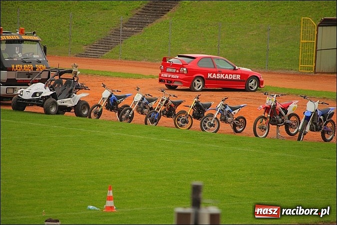 Zdjęcie w galerii na portalu naszraciborz.pl: Freestyle Streets Owners - doskonałe kaskaderskie show na stadionie wiadomości z regionu