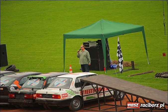 Zdjęcie w galerii na portalu naszraciborz.pl: Freestyle Streets Owners - doskonałe kaskaderskie show na stadionie wiadomości z regionu