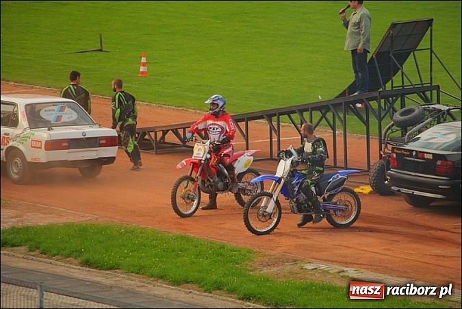 Zdjęcie w galerii na portalu naszraciborz.pl: Freestyle Streets Owners - doskonałe kaskaderskie show na stadionie wiadomości z regionu