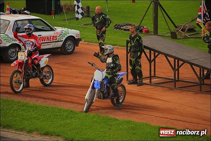 Zdjęcie w galerii na portalu naszraciborz.pl: Freestyle Streets Owners - doskonałe kaskaderskie show na stadionie wiadomości z regionu