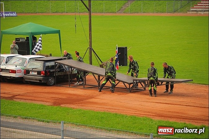 Zdjęcie w galerii na portalu naszraciborz.pl: Freestyle Streets Owners - doskonałe kaskaderskie show na stadionie wiadomości z regionu