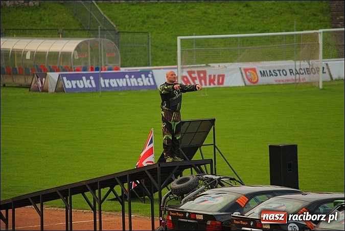 Zdjęcie w galerii na portalu naszraciborz.pl: Freestyle Streets Owners - doskonałe kaskaderskie show na stadionie wiadomości z regionu