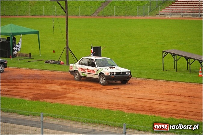 Zdjęcie w galerii na portalu naszraciborz.pl: Freestyle Streets Owners - doskonałe kaskaderskie show na stadionie wiadomości z regionu