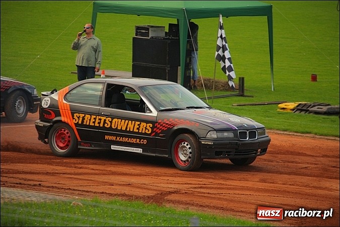 Zdjęcie w galerii na portalu naszraciborz.pl: Freestyle Streets Owners - doskonałe kaskaderskie show na stadionie wiadomości z regionu