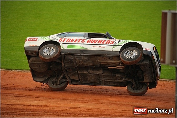 Zdjęcie w galerii na portalu naszraciborz.pl: Freestyle Streets Owners - doskonałe kaskaderskie show na stadionie wiadomości z regionu