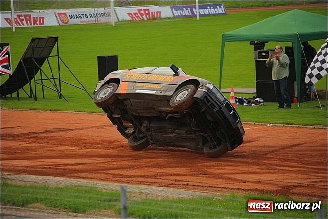 Zdjęcie w galerii na portalu naszraciborz.pl: Freestyle Streets Owners - doskonałe kaskaderskie show na stadionie wiadomości z regionu