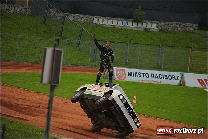Zdjęcie w galerii na portalu naszraciborz.pl: Freestyle Streets Owners - doskonałe kaskaderskie show na stadionie wiadomości z regionu