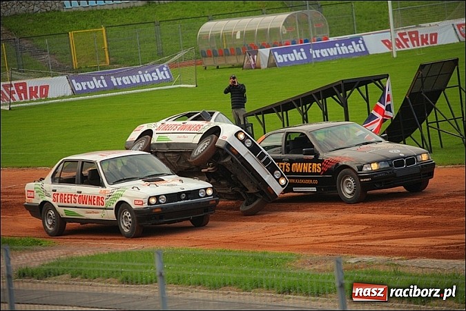 Zdjęcie w galerii na portalu naszraciborz.pl: Freestyle Streets Owners - doskonałe kaskaderskie show na stadionie wiadomości z regionu