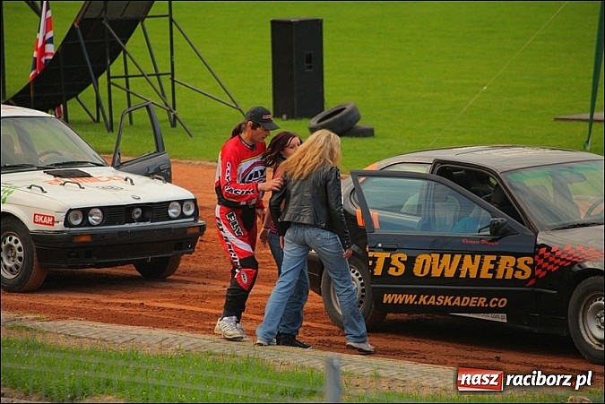 Zdjęcie w galerii na portalu naszraciborz.pl: Freestyle Streets Owners - doskonałe kaskaderskie show na stadionie wiadomości z regionu
