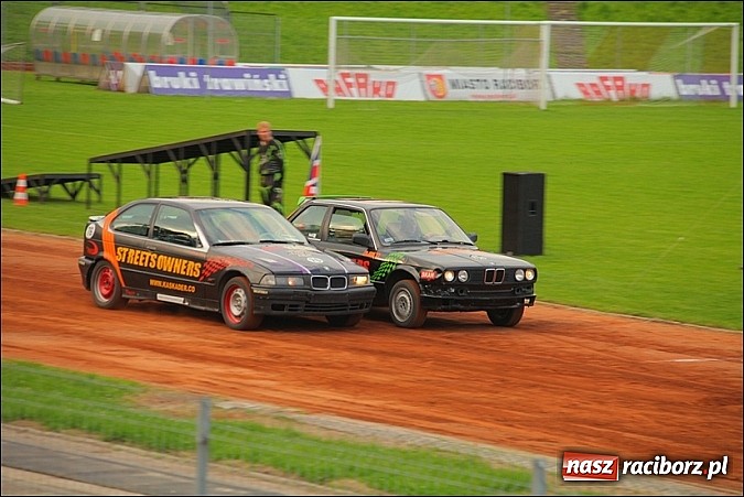 Zdjęcie w galerii na portalu naszraciborz.pl: Freestyle Streets Owners - doskonałe kaskaderskie show na stadionie wiadomości z regionu