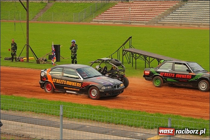 Zdjęcie w galerii na portalu naszraciborz.pl: Freestyle Streets Owners - doskonałe kaskaderskie show na stadionie wiadomości z regionu