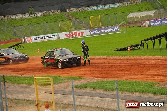 Zdjęcie w galerii na portalu naszraciborz.pl: Freestyle Streets Owners - doskonałe kaskaderskie show na stadionie wiadomości z regionu