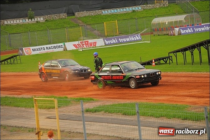 Zdjęcie w galerii na portalu naszraciborz.pl: Freestyle Streets Owners - doskonałe kaskaderskie show na stadionie wiadomości z regionu