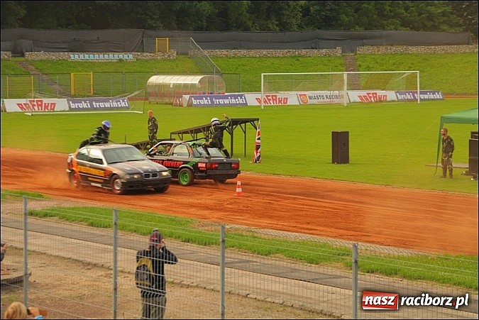 Zdjęcie w galerii na portalu naszraciborz.pl: Freestyle Streets Owners - doskonałe kaskaderskie show na stadionie wiadomości z regionu