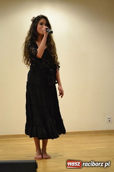 Zdjęcie w galerii na portalu naszraciborz.pl: Uczniowie Szkoły Muzycznej z Rydułtów na zamku wiadomości z regionu