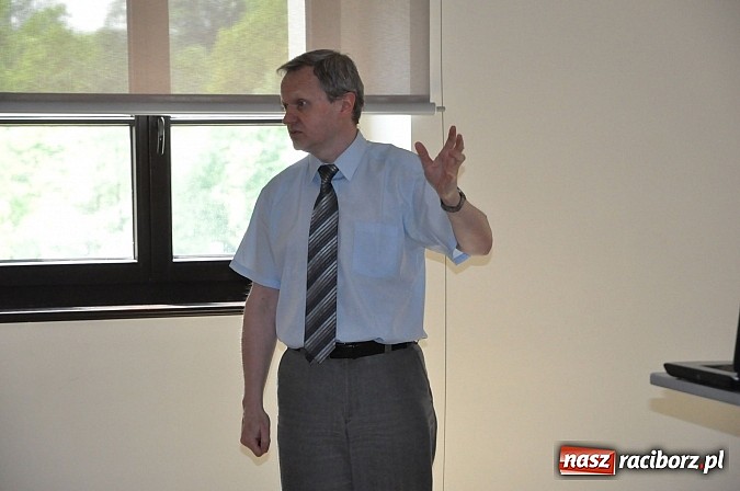 Zdjęcie w galerii na portalu naszraciborz.pl: W starym opactwie szukali pomysłów na rozwój ziemi raciborskiej wiadomości z regionu