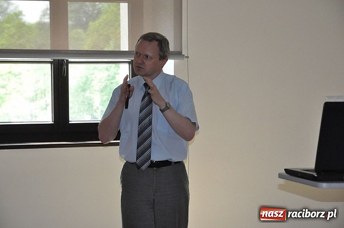 Zdjęcie w galerii na portalu naszraciborz.pl: W starym opactwie szukali pomysłów na rozwój ziemi raciborskiej wiadomości z regionu