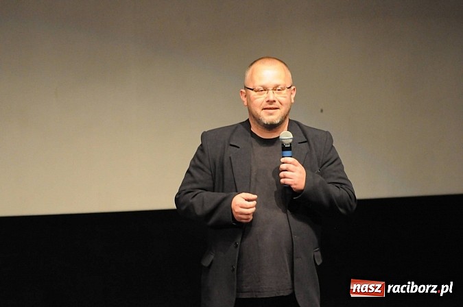 Zdjęcie w galerii na portalu naszraciborz.pl: Nowy film o Raciborzu pt. Z biegiem Psinki - premiera z oklaskami na widowni wiadomości z regionu