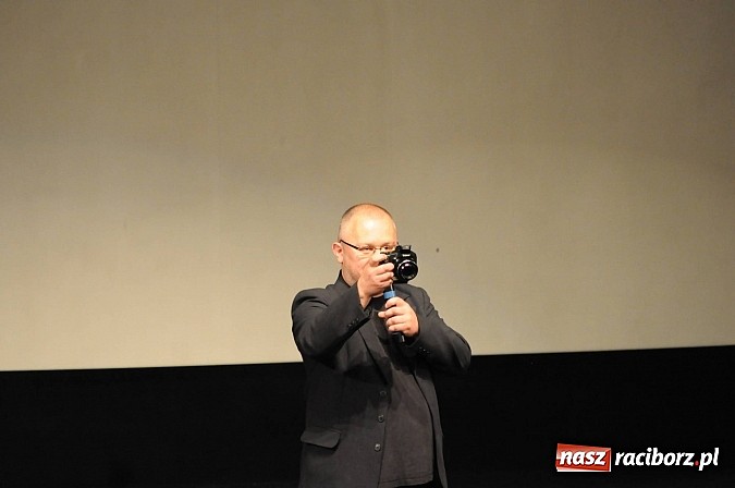 Zdjęcie w galerii na portalu naszraciborz.pl: Nowy film o Raciborzu pt. Z biegiem Psinki - premiera z oklaskami na widowni wiadomości z regionu