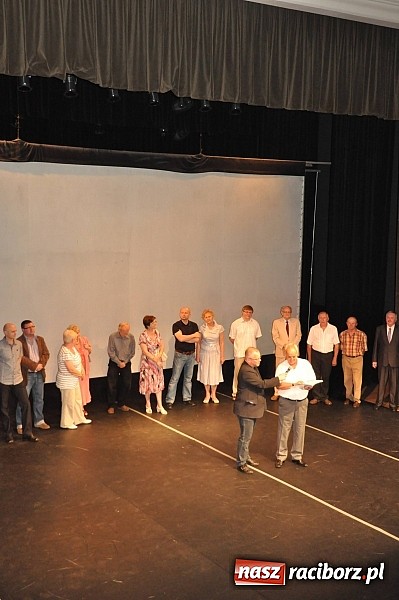 Zdjęcie w galerii na portalu naszraciborz.pl: Nowy film o Raciborzu pt. Z biegiem Psinki - premiera z oklaskami na widowni wiadomości z regionu