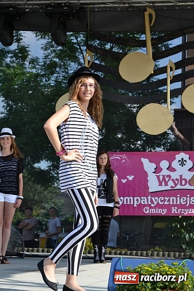 Zdjęcie w galerii na portalu naszraciborz.pl: W Tworkowie wybrali najsympatyczniejszą nastolatkę wiadomości z regionu