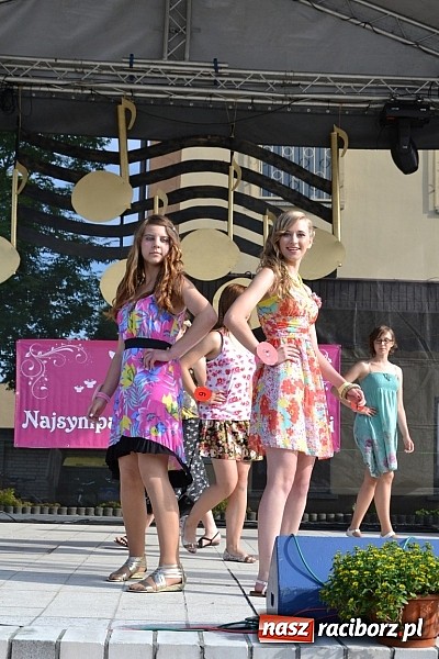 Zdjęcie w galerii na portalu naszraciborz.pl: W Tworkowie wybrali najsympatyczniejszą nastolatkę wiadomości z regionu