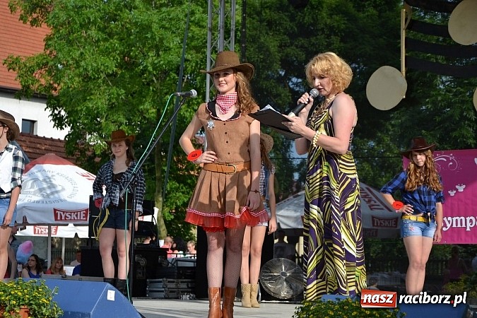 Zdjęcie w galerii na portalu naszraciborz.pl: W Tworkowie wybrali najsympatyczniejszą nastolatkę wiadomości z regionu