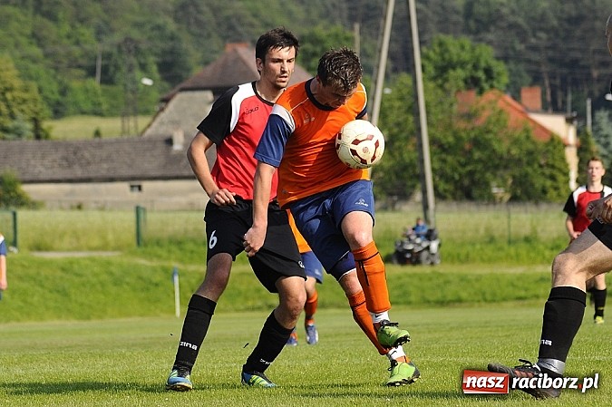Zdjęcie w galerii na portalu naszraciborz.pl: Gamów przegrał w Brzeziu. Owsiszcze awansowały do A-klasy wiadomości z regionu