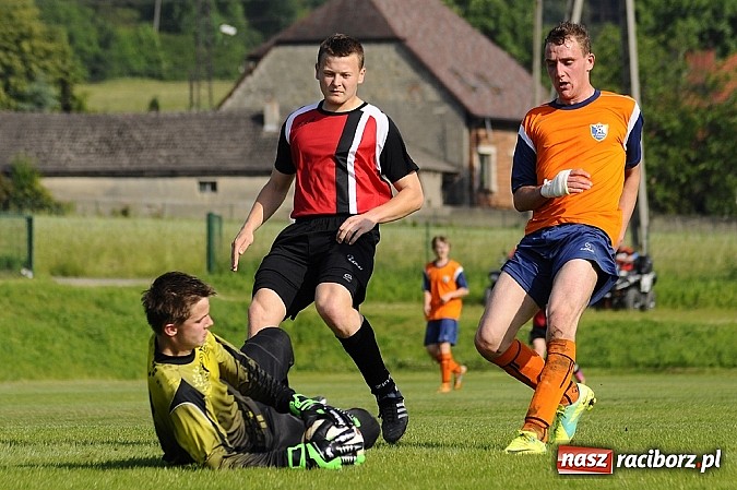 Zdjęcie w galerii na portalu naszraciborz.pl: Gamów przegrał w Brzeziu. Owsiszcze awansowały do A-klasy wiadomości z regionu