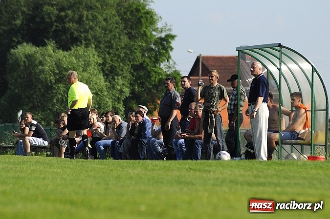 Zdjęcie w galerii na portalu naszraciborz.pl: Gamów przegrał w Brzeziu. Owsiszcze awansowały do A-klasy wiadomości z regionu