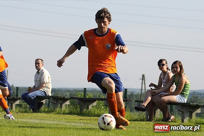 Zdjęcie w galerii na portalu naszraciborz.pl: Gamów przegrał w Brzeziu. Owsiszcze awansowały do A-klasy wiadomości z regionu