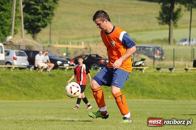 Zdjęcie w galerii na portalu naszraciborz.pl: Gamów przegrał w Brzeziu. Owsiszcze awansowały do A-klasy wiadomości z regionu