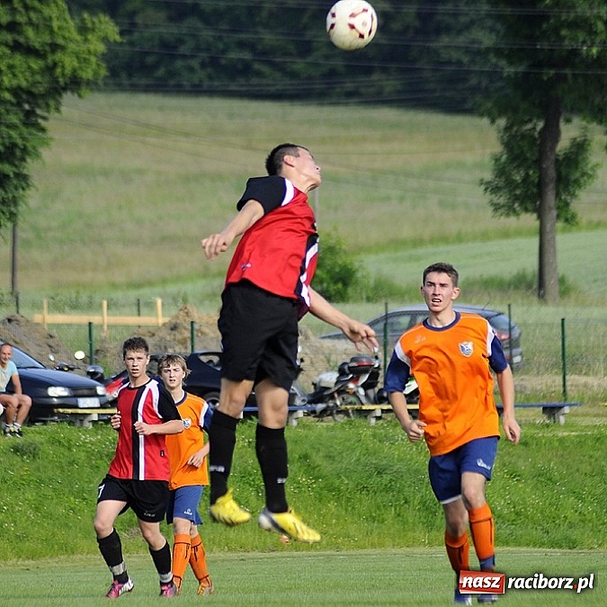 Zdjęcie w galerii na portalu naszraciborz.pl: Gamów przegrał w Brzeziu. Owsiszcze awansowały do A-klasy wiadomości z regionu