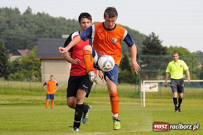 Zdjęcie w galerii na portalu naszraciborz.pl: Gamów przegrał w Brzeziu. Owsiszcze awansowały do A-klasy wiadomości z regionu
