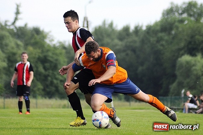 Zdjęcie w galerii na portalu naszraciborz.pl: Gamów przegrał w Brzeziu. Owsiszcze awansowały do A-klasy wiadomości z regionu