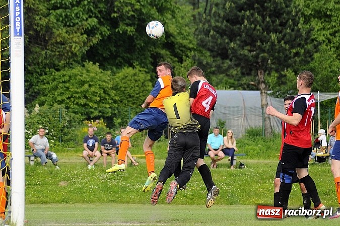 Zdjęcie w galerii na portalu naszraciborz.pl: Gamów przegrał w Brzeziu. Owsiszcze awansowały do A-klasy wiadomości z regionu