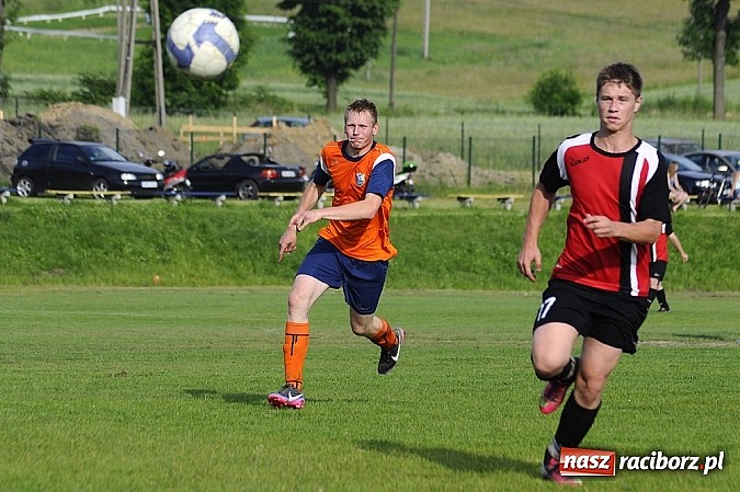 Zdjęcie w galerii na portalu naszraciborz.pl: Gamów przegrał w Brzeziu. Owsiszcze awansowały do A-klasy wiadomości z regionu