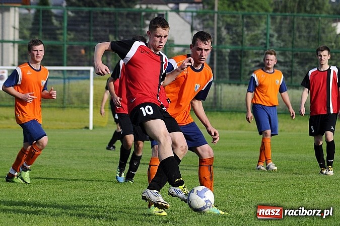 Zdjęcie w galerii na portalu naszraciborz.pl: Gamów przegrał w Brzeziu. Owsiszcze awansowały do A-klasy wiadomości z regionu