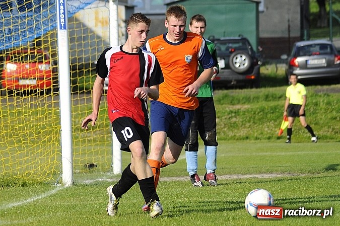 Zdjęcie w galerii na portalu naszraciborz.pl: Gamów przegrał w Brzeziu. Owsiszcze awansowały do A-klasy wiadomości z regionu