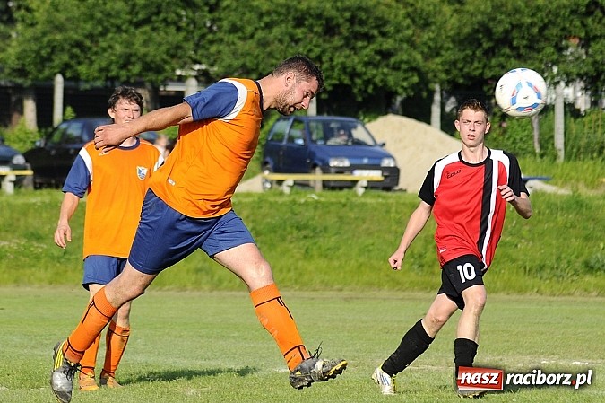 Zdjęcie w galerii na portalu naszraciborz.pl: Gamów przegrał w Brzeziu. Owsiszcze awansowały do A-klasy wiadomości z regionu