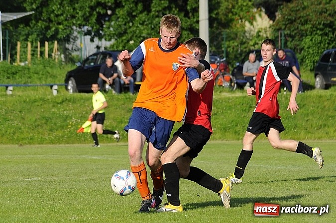 Zdjęcie w galerii na portalu naszraciborz.pl: Gamów przegrał w Brzeziu. Owsiszcze awansowały do A-klasy wiadomości z regionu