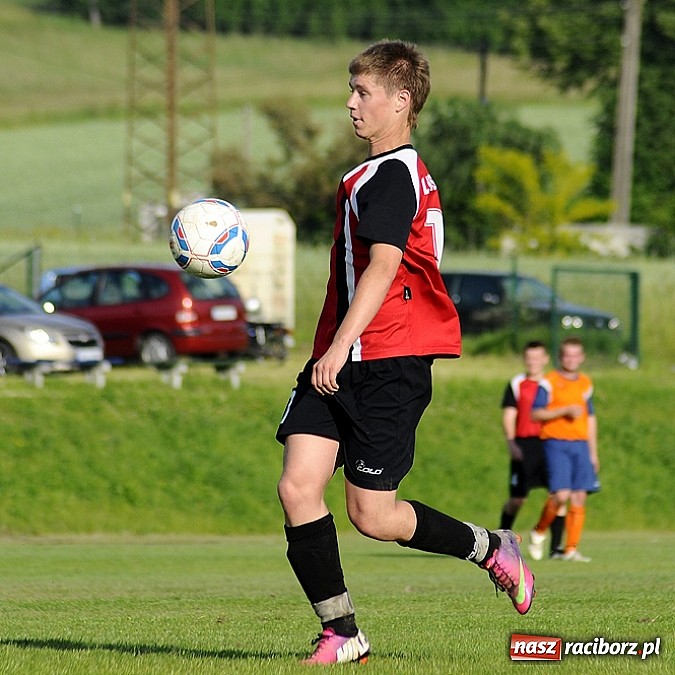 Zdjęcie w galerii na portalu naszraciborz.pl: Gamów przegrał w Brzeziu. Owsiszcze awansowały do A-klasy wiadomości z regionu