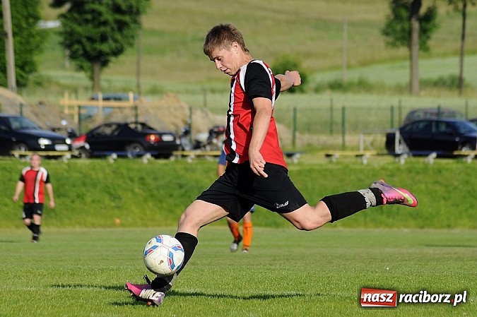 Zdjęcie w galerii na portalu naszraciborz.pl: Gamów przegrał w Brzeziu. Owsiszcze awansowały do A-klasy wiadomości z regionu