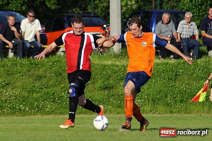 Zdjęcie w galerii na portalu naszraciborz.pl: Gamów przegrał w Brzeziu. Owsiszcze awansowały do A-klasy wiadomości z regionu