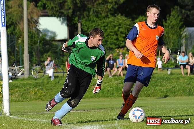 Zdjęcie w galerii na portalu naszraciborz.pl: Gamów przegrał w Brzeziu. Owsiszcze awansowały do A-klasy wiadomości z regionu