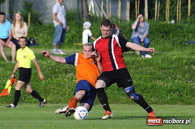 Zdjęcie w galerii na portalu naszraciborz.pl: Gamów przegrał w Brzeziu. Owsiszcze awansowały do A-klasy wiadomości z regionu