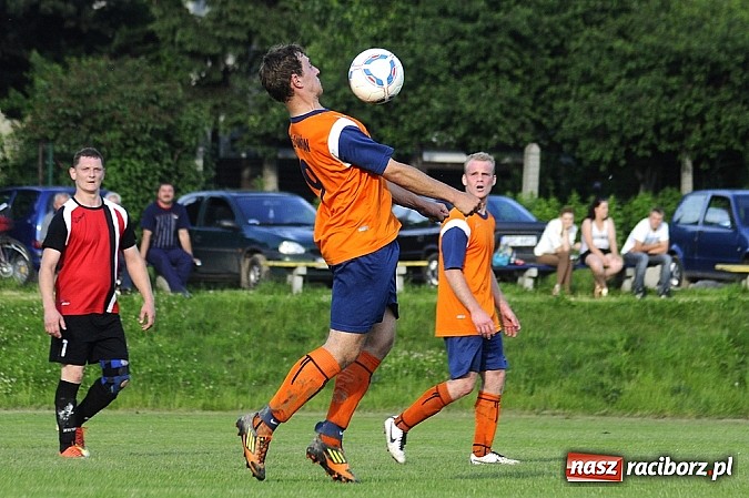Zdjęcie w galerii na portalu naszraciborz.pl: Gamów przegrał w Brzeziu. Owsiszcze awansowały do A-klasy wiadomości z regionu