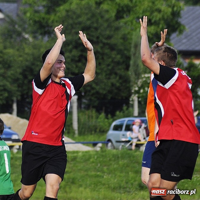 Zdjęcie w galerii na portalu naszraciborz.pl: Gamów przegrał w Brzeziu. Owsiszcze awansowały do A-klasy wiadomości z regionu